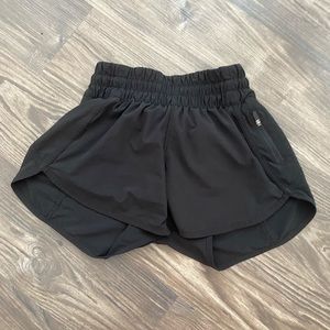 Lululemon Tracker V shorts